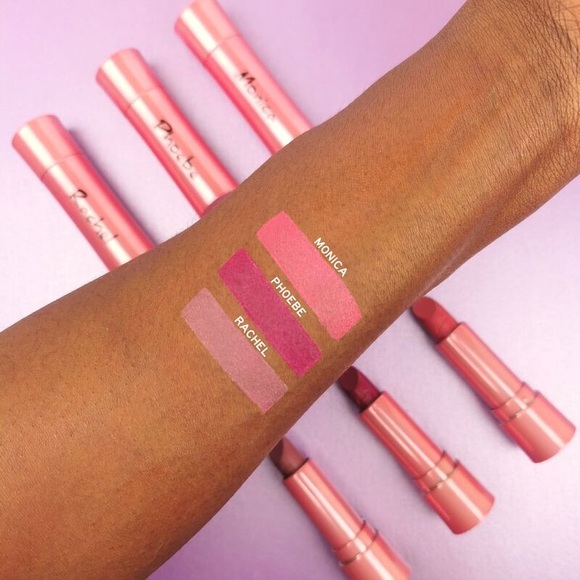 Makeup Revolution x Friends Lipstick - Phoebe - Picture 4 of 9